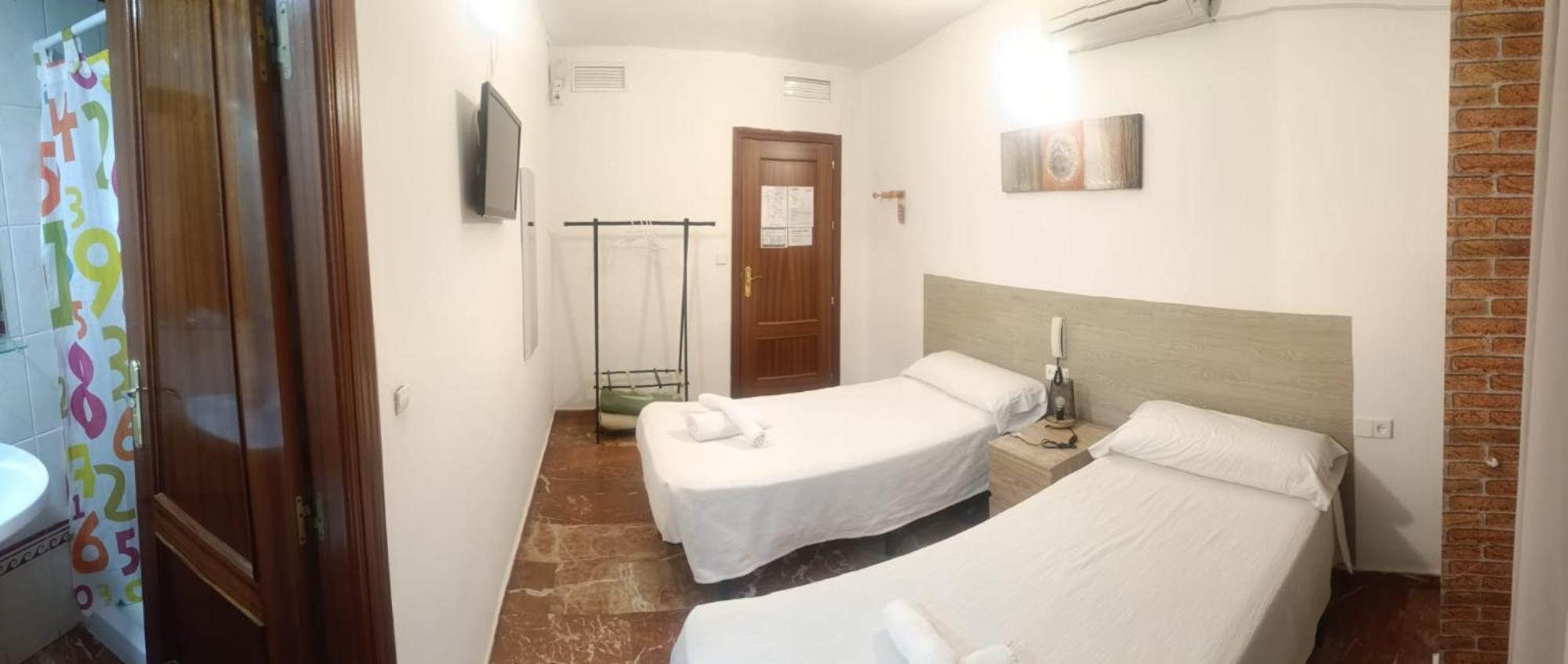גרנדה Hostal Nevot מראה חיצוני תמונה