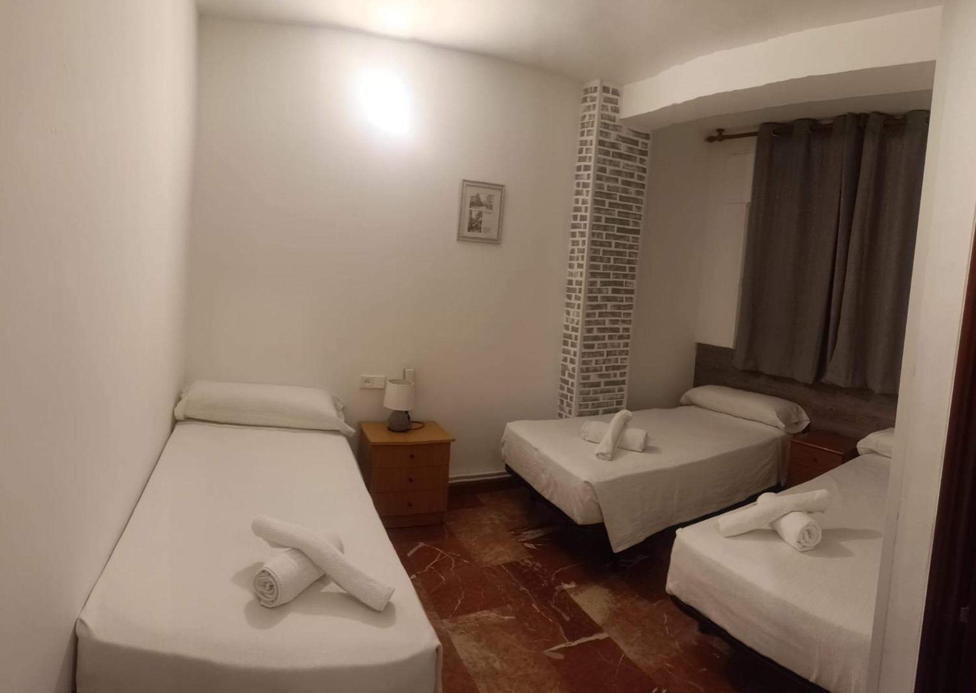 גרנדה Hostal Nevot מראה חיצוני תמונה