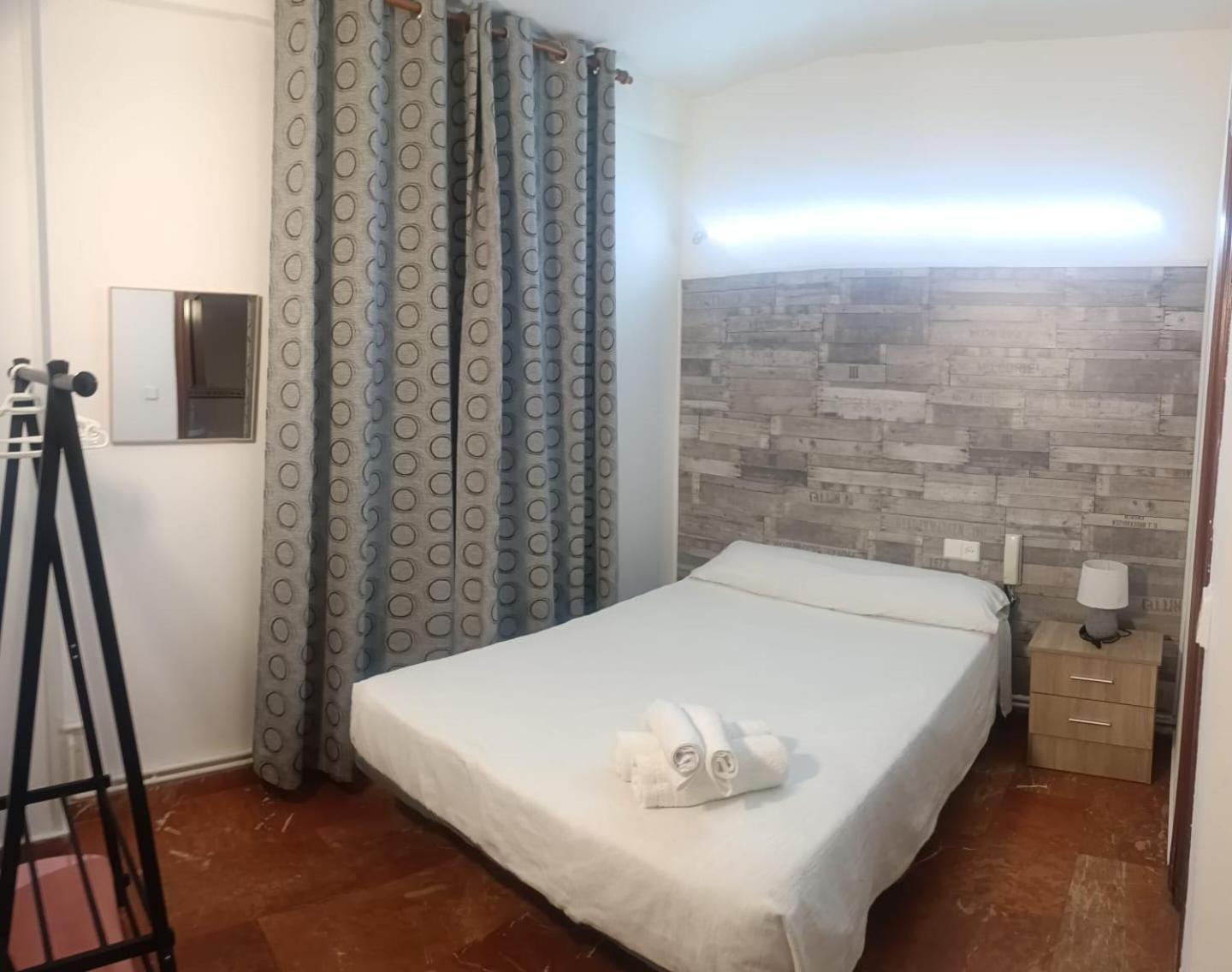 גרנדה Hostal Nevot מראה חיצוני תמונה