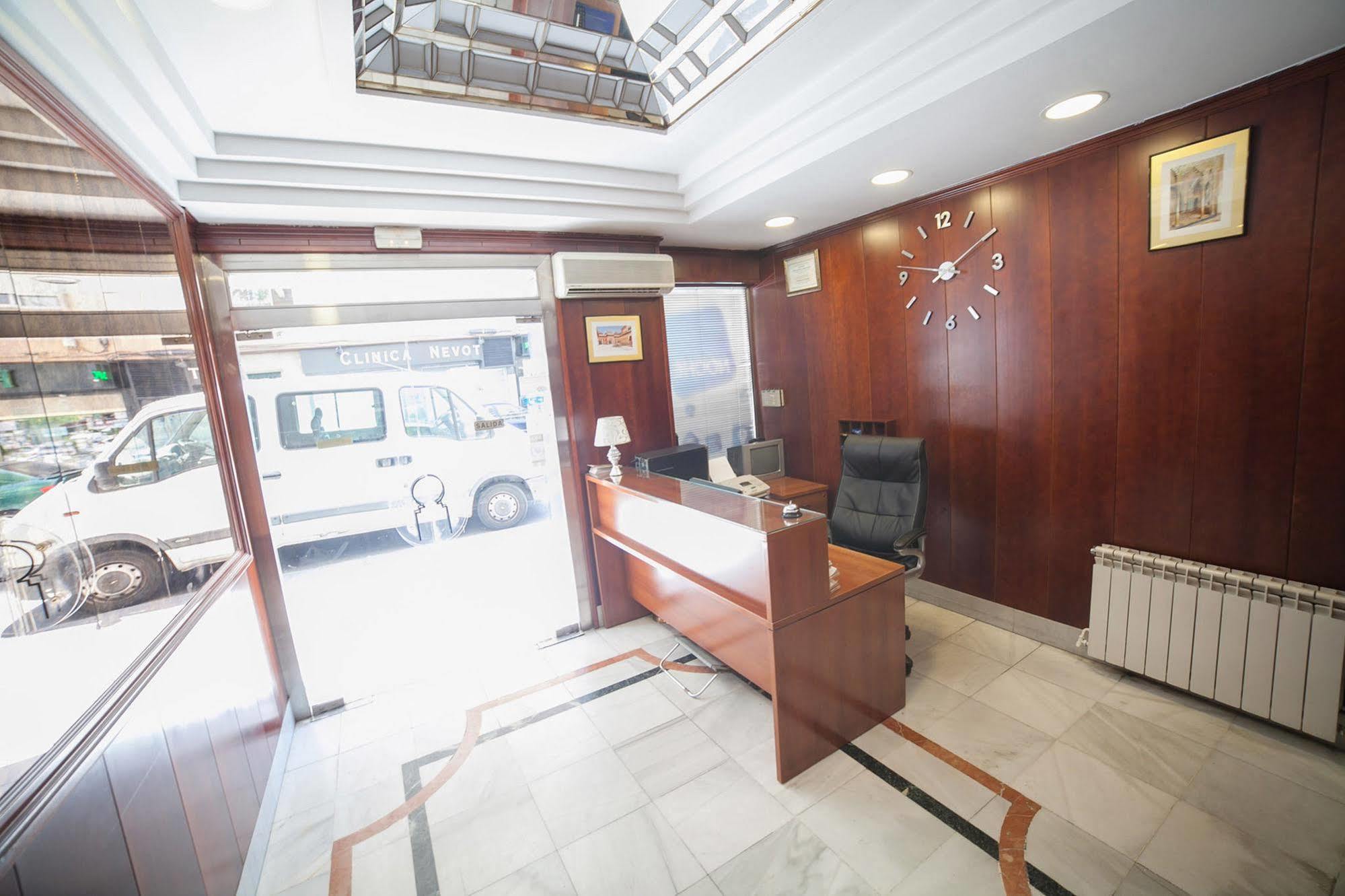 גרנדה Hostal Nevot מראה חיצוני תמונה