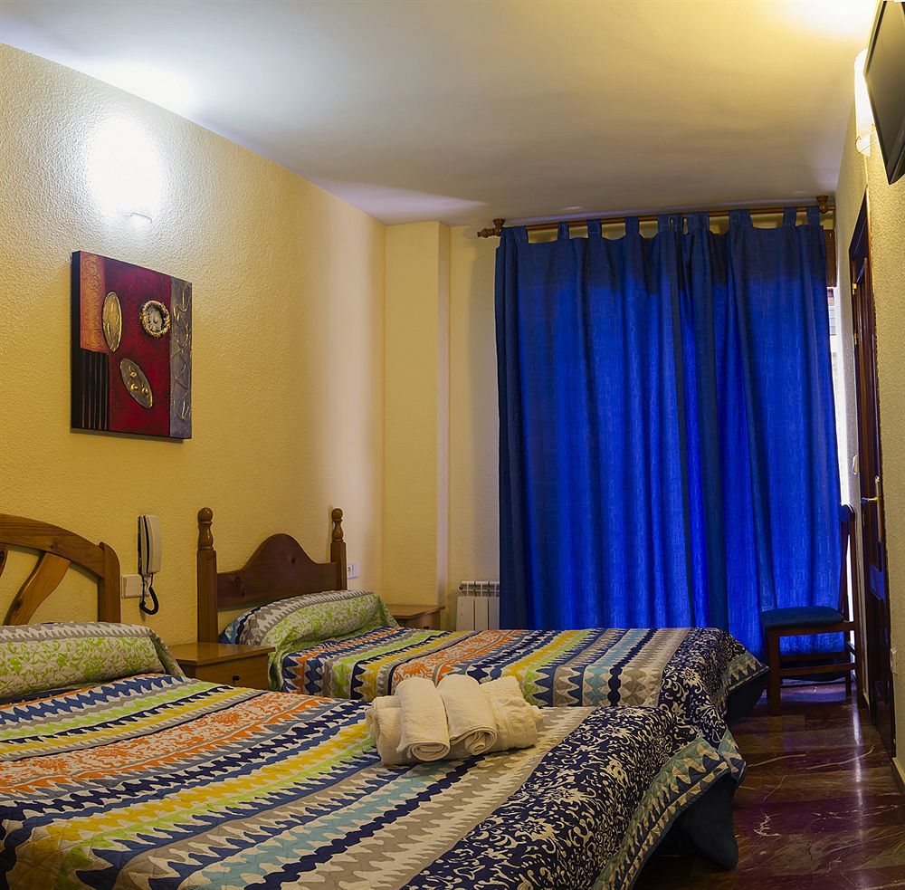 גרנדה Hostal Nevot מראה חיצוני תמונה